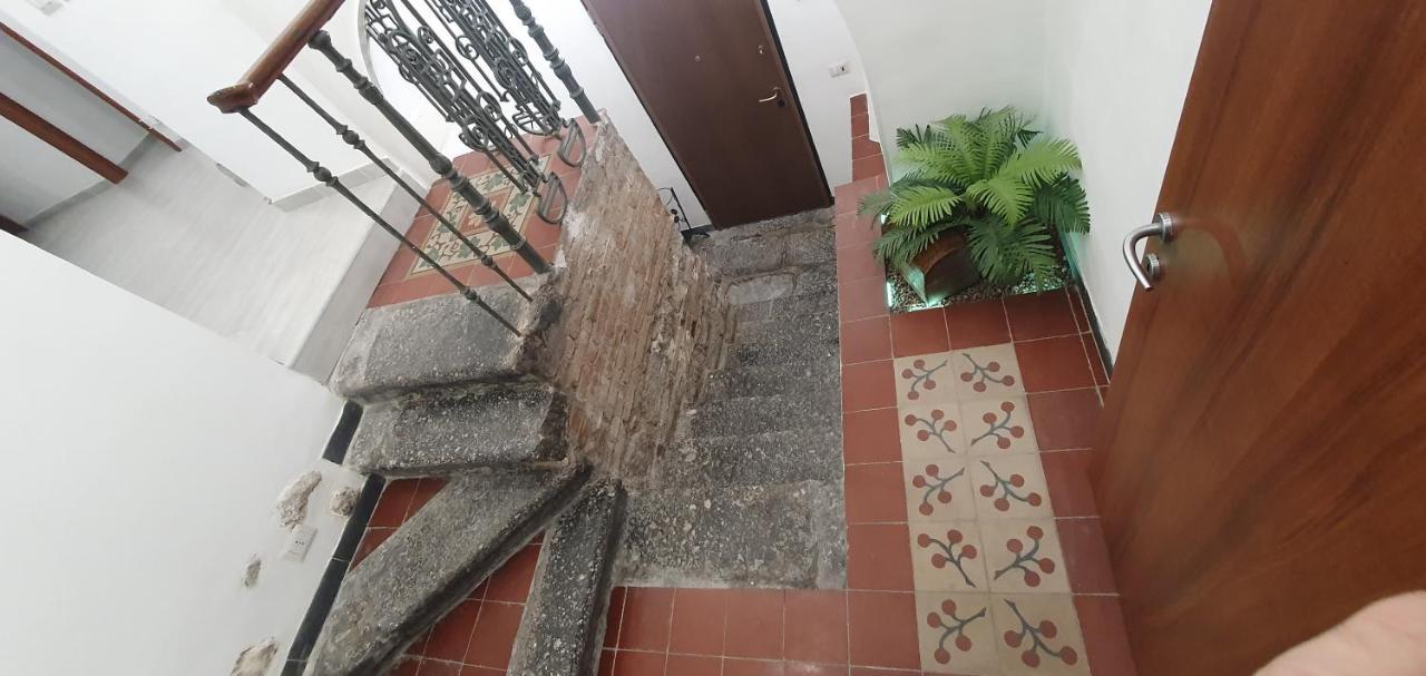 Apartamento Domus Odeon La Casa Nel Parco Archeologico Di CTA Exterior foto